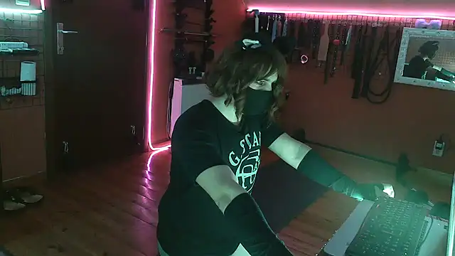 Ginny-the-bdsm-nympho online show from April 5, 5:45 pm