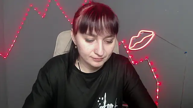 NinaFlawlees online show from March 7, 1:18 pm