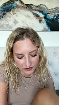 MileySummer online show from October 10, 6:40 am