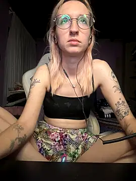 bunnydark00 online show from October 16, 1:30 am