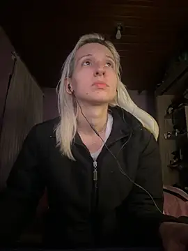 bunnydark00 online show from September 12, 11:56 pm