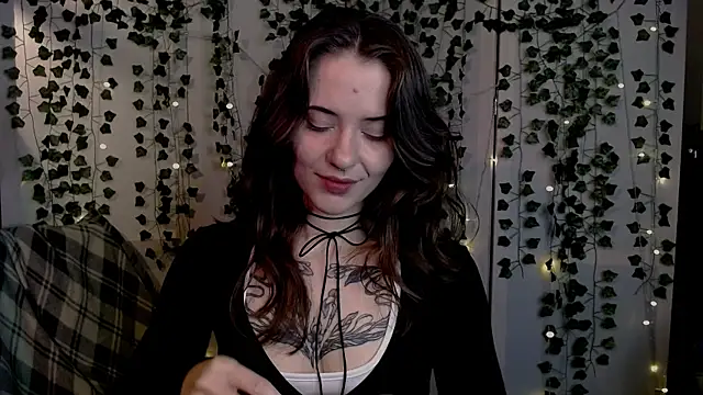 risha laas online show from July 5, 8:14 pm