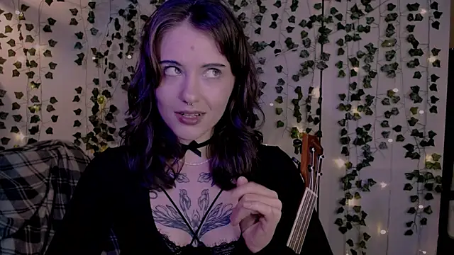 risha laas online show from September 25, 8:17 pm