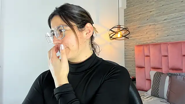 SarahDeyvis online show from October 7, 7:40 pm