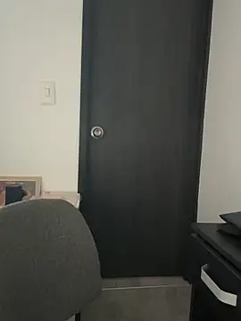 EveBensonX online show from February 7, 9:07 pm