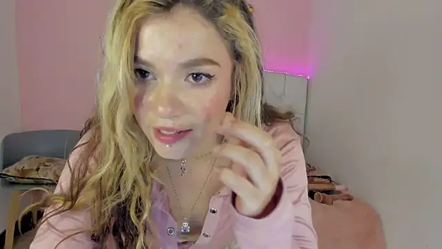 18candys online show from March 6, 11:33 pm