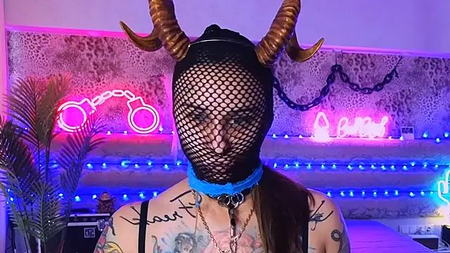 Cool Freak  online show from October 20, 11:02 am