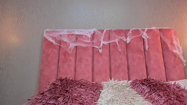 Alexa Thaylor  online show from October 13, 7:49 pm