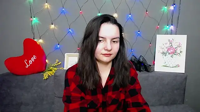 JasmineAsha online show from February 9, 10:45 pm