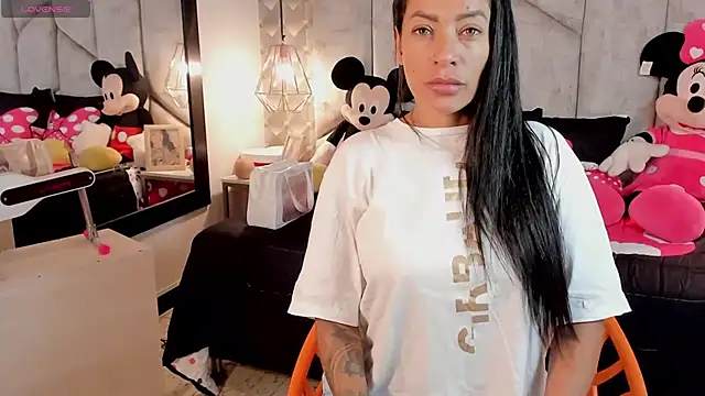 NiicolleMiller online show from October 9, 12:31 pm