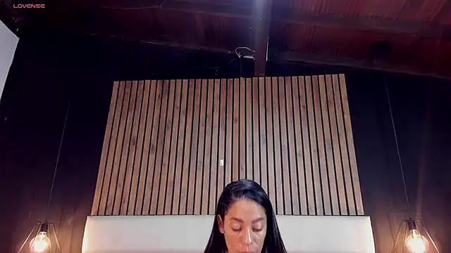 NiicolleMiller online show from September 16, 8:39 pm