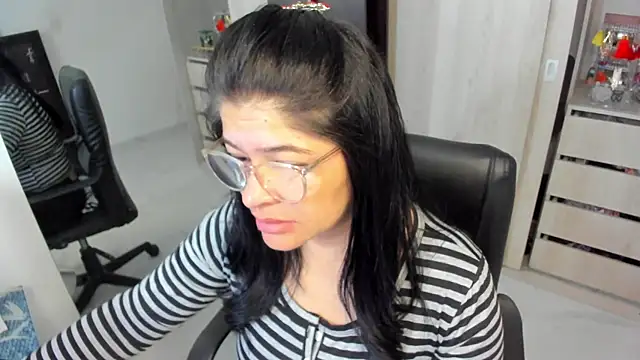 BellaFlaming online show from June 5, 11:27 am