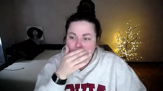 Emily Mo online show from April 17, 6:04 am