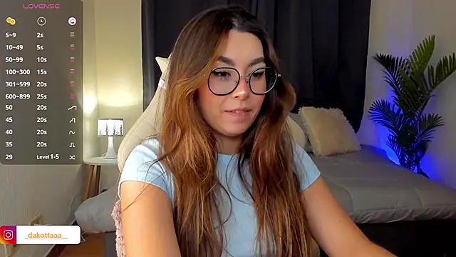 dakottaa  online show from September 12, 11:34 pm