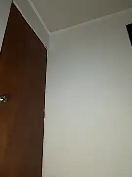 Sarah millerr  online show from November 8, 4:28 am