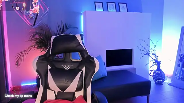 Megan inked online show from December 14, 3:01 am