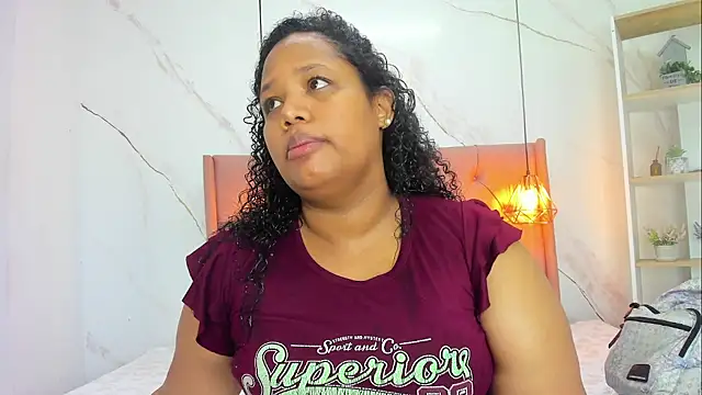 Belle Brunette online show from April 18, 12:40 pm