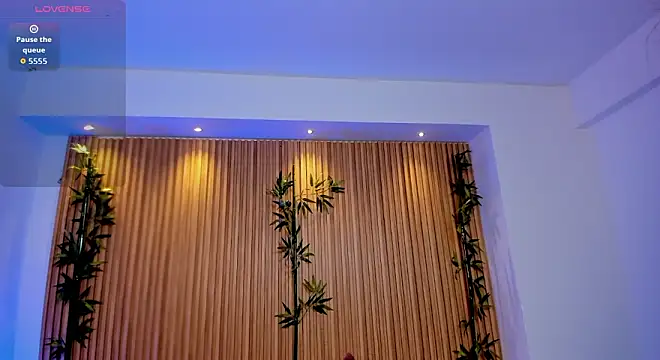 charlottewhitte online show from March 9, 11:13 am