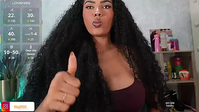 HOTBLACKANDWHITE2 online show from March 26, 4:25 am