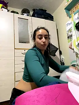 Vaiolet a online show from December 2, 2:57 am