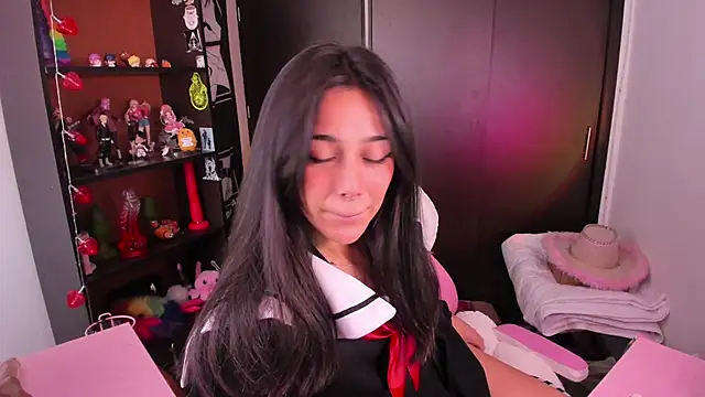 amber yull online show from March 27, 2:18 pm