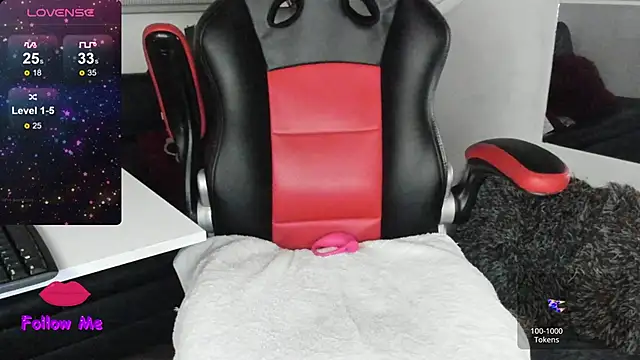 natasha logan  online show from November 3, 4:05 am