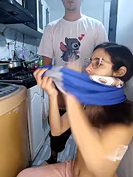 kingofqueenxxx online show from April 11, 1:01 am