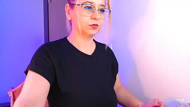 freyyamore1 online show from March 25, 5:33 am