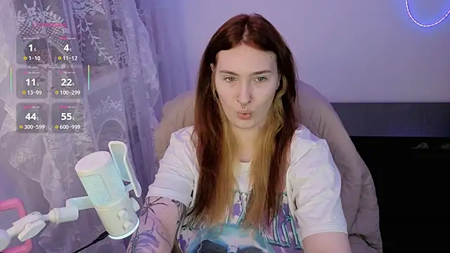  Chlo  e online show from December 17, 3:27 pm