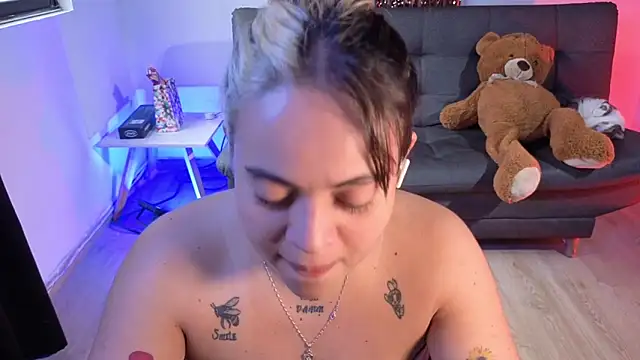 Cuttiealice online show from January 14, 8:03 pm