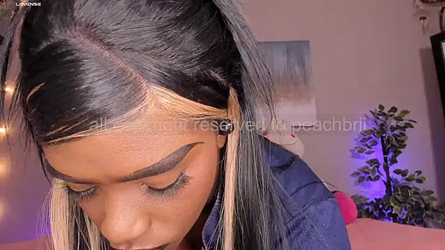 peachbrii online show from November 24, 1:57 pm