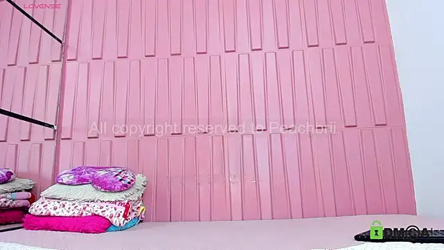 peachbrii online show from September 11, 1:55 pm