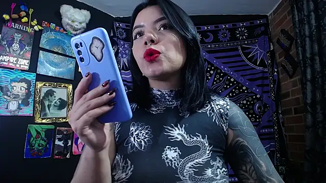 Yourmadame P online show from December 20, 12:03 am