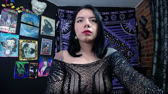 Yourmadame P online show from March 7, 2:40 am