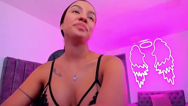 xiomara  cortes online show from November 4, 7:41 pm