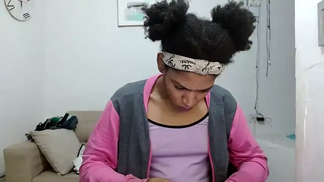 angelamarie1 online show from March 18, 11:59 am