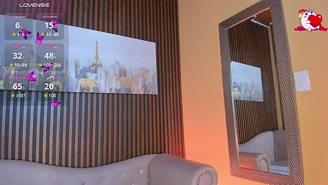 LauraAristizabal online show from September 16, 1:30 pm