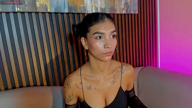 LauraAristizabal online show from March 21, 12:43 pm