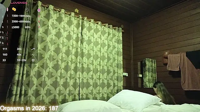 MaryHillx online show from March 10, 5:50 pm