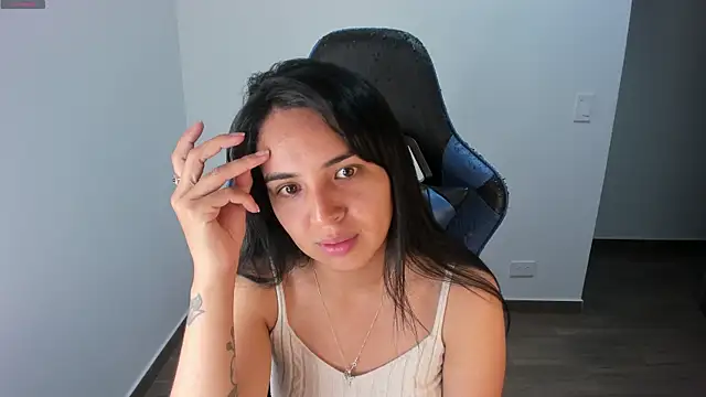 Emily Nicole online show from October 4, 1:11 am