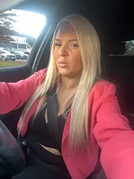 Bustyblondebabe32 online show from October 21, 7:56 am