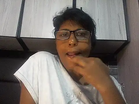 MsAttitude online show from January 6, 3:27 pm