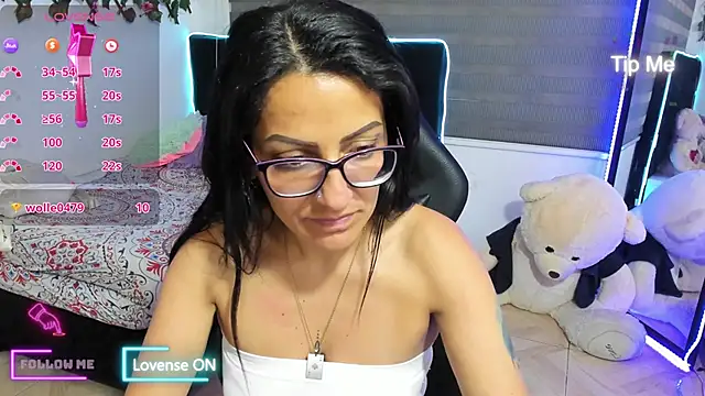 alma blue online show from December 3, 10:23 pm