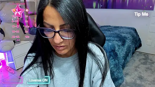 alma blue online show from February 17, 10:31 pm