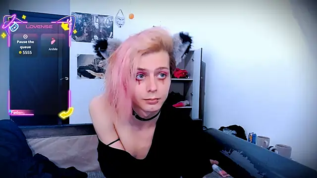 Littlepinkcat online show from October 2, 3:00 am