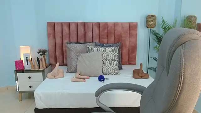 nana levy online show from January 10, 5:01 am