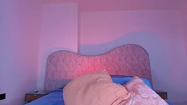 naomi kyse online show from May 30, 3:26 am