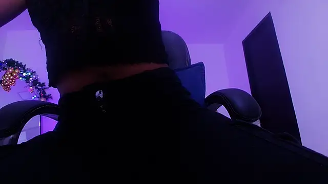 naomi kyse online show from December 23, 3:10 am