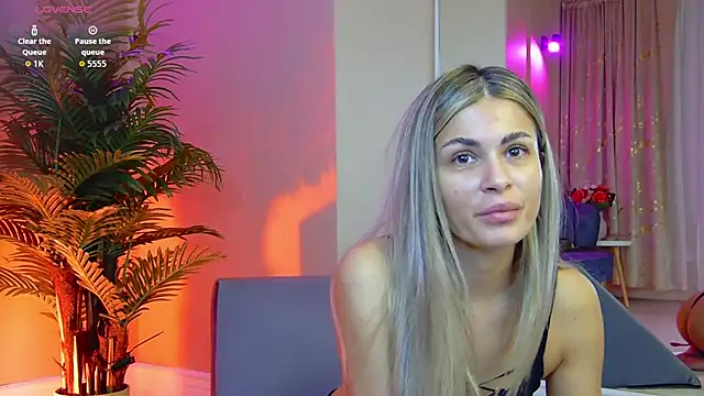 Avril Cyrus online show from October 27, 7:48 am