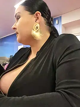 GeorgiaLerox online show from November 10, 1:39 pm